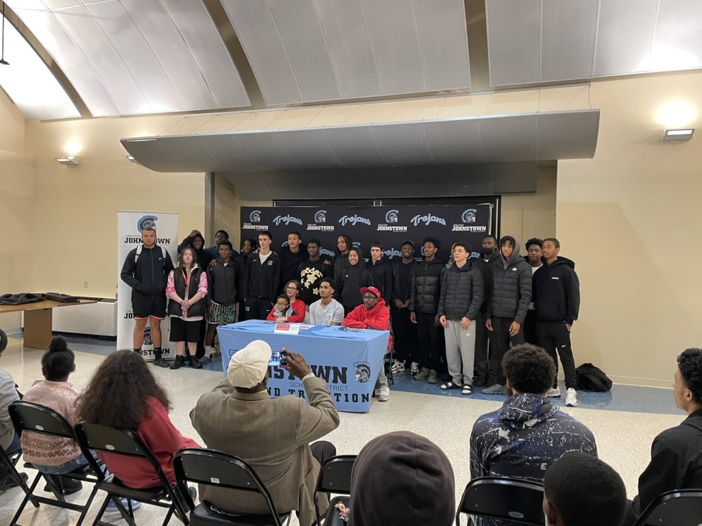 trojanshoops's tweet photo. A very special evening at Central Ave. as @ballerdonte21 makes it officially official with @TerrierMBB‼️We love you and we’re proud of you. Family forever 🩵🤍🖤. 

Also, special thanks to @masty81 and @rriskyyy for coming out tonight to share in the celebration. We appreciate it https://t.co/A7i7tnZclH