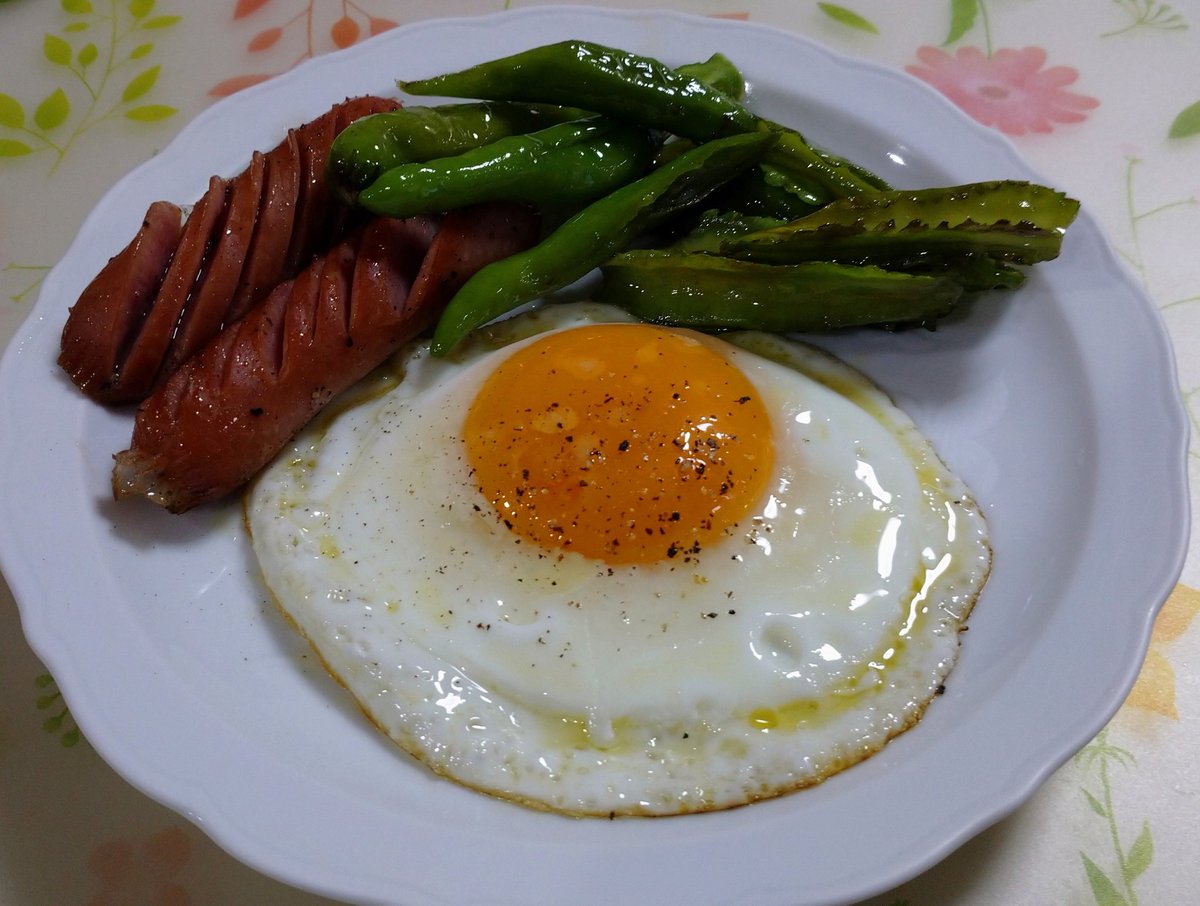 cherry_masaya's tweet photo. #goodmorning #mycooking #friedeggs #susage
#wingedbean #sweetgreenpepper #tastegood
#็ฎ็็ผใ #ใฝใผใปใผใธ #ใใใใ่ฑ #ไผ่ฆใจใใใใ #็พๅณใใ #ๅฅฝๅ https://t.co/NsrIJlTr6W