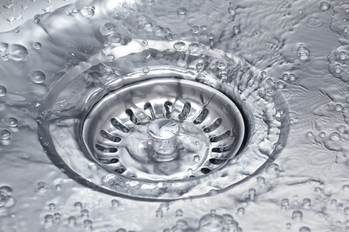 aigueselx's tweet photo. Aceites, productos de limpieza y medicamentos no deben ir por el desagüe. Contaminan el agua y dificultan su tratamiento. Opta por opciones ecológicas y desecha de manera correcta. ♻️💧 
 
#CuidadoDelAgua #Residuos #AigüesdElx https://t.co/BacptEI5T4