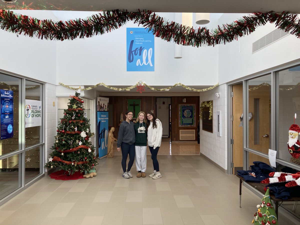 Thank you to my decorating crew! You have brought the Holiday spirit to our halls and it is greatly appreciated! 🎄⛪️🎅