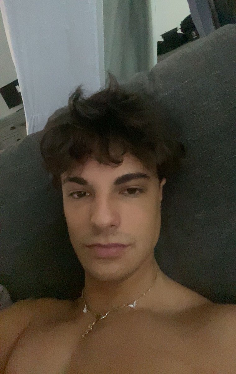 derekkgraz's tweet photo. 20🎉🥳🎂😨 https://t.co/bCNJ0Ydadn