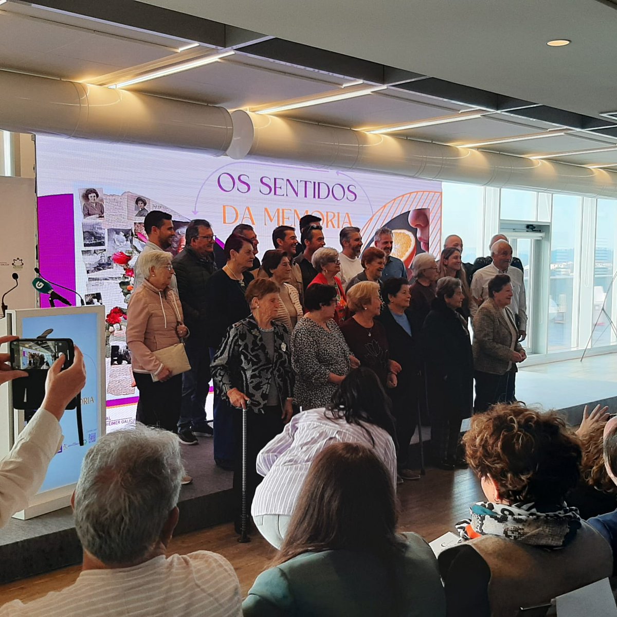 Participamos con <a href="/FagalAlzheimer/">Federación Alzheimer Galicia</a>  y <a href="/GrupoNoveCocina/">Grupo Nove</a> en la recuperación del olvido de las recetas de toda la vida con la publicación de "Os sentidos da memoria", que se presentó esta mañana en #Santiago