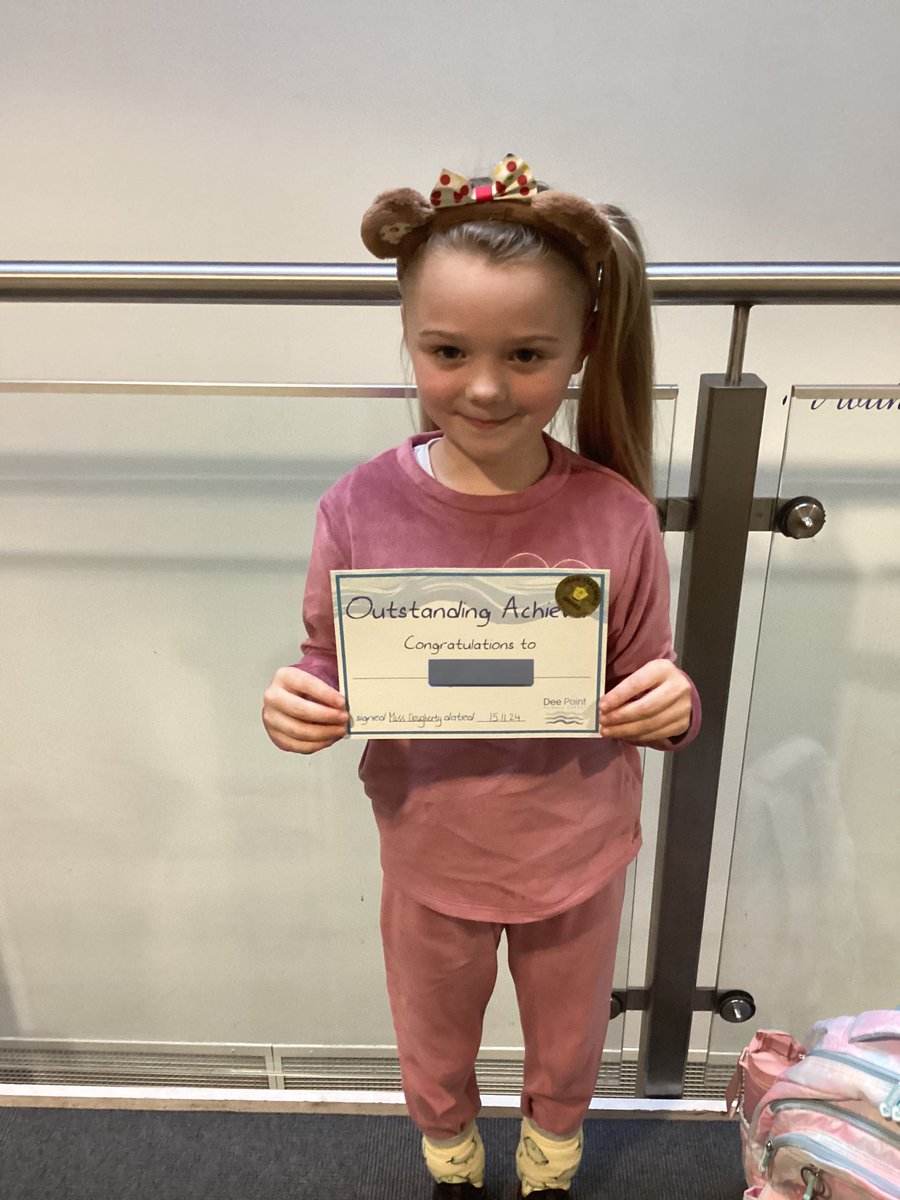 DeePointAriel's tweet photo. Well done to our outstanding achievers! @DeePointPrimary https://t.co/3aYbGdbwsr