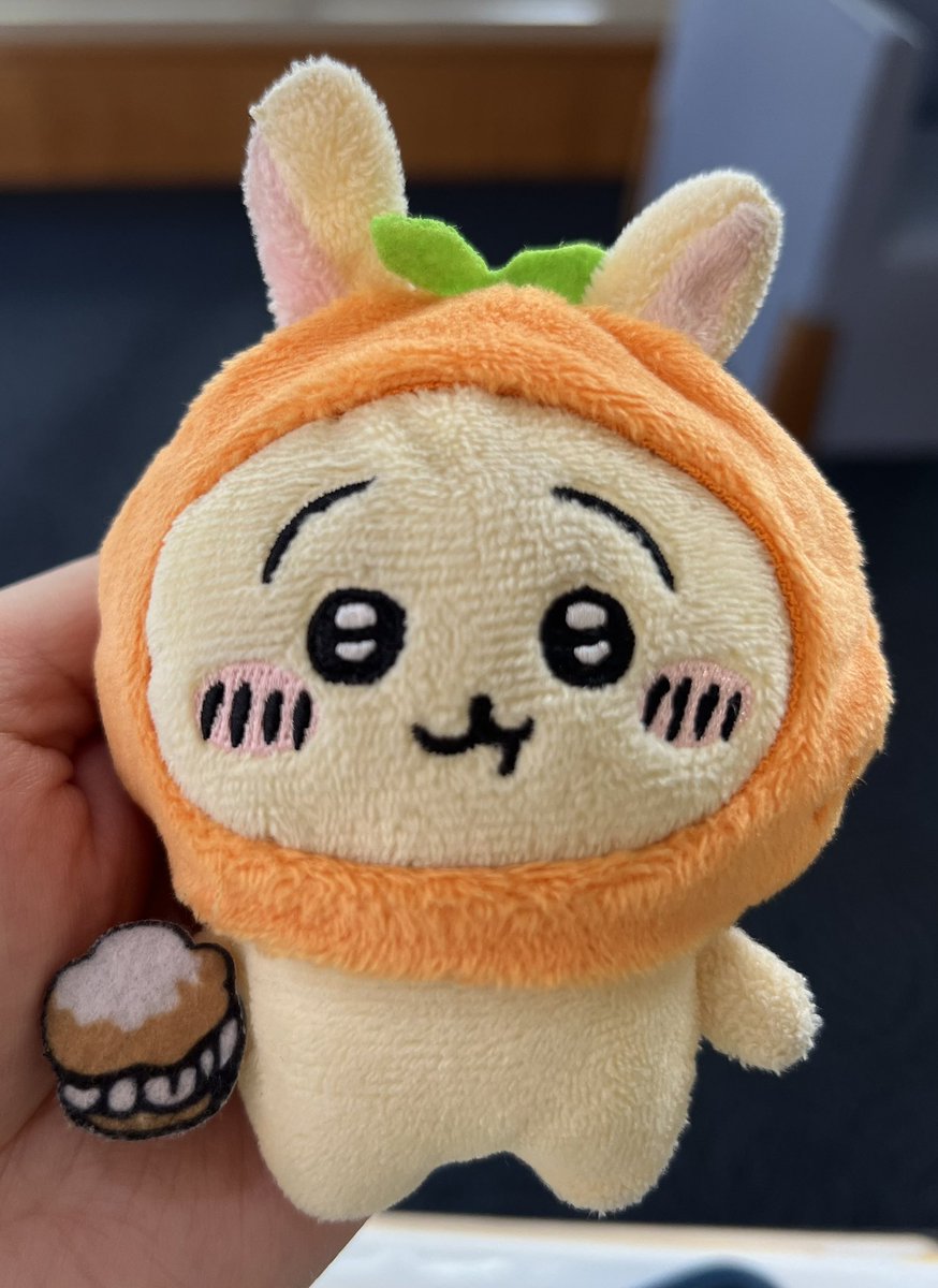 <a href="/zoozoobooka/">Cloverleafpie 🍀</a> THANKS FOR SELLING THE HATS ALONE he’s ready to work