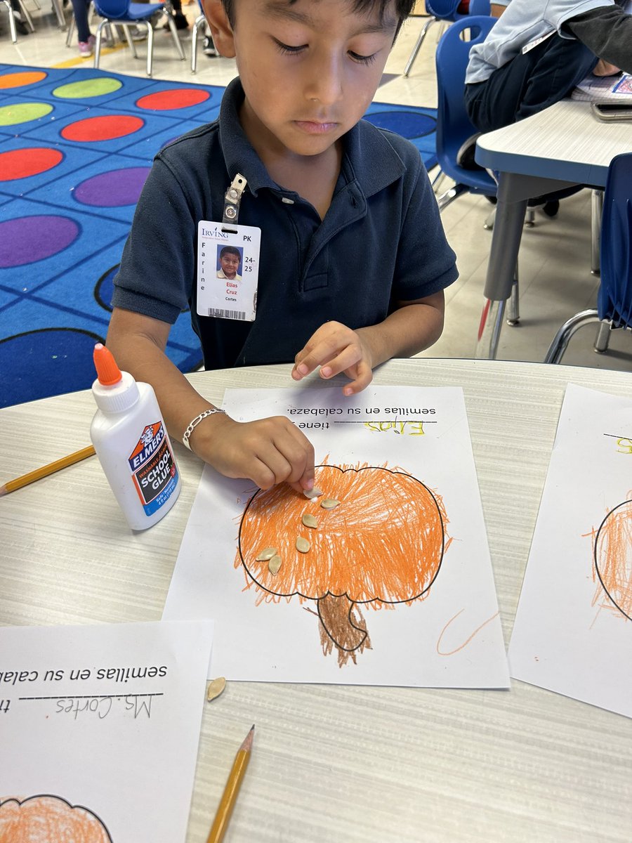 MsCortes__'s tweet photo. Last week we made our fall counting book 🍂we got to practice one to one counting and practicing our names 🖍️

@ES_Farine @jennmckee3 https://t.co/aG09gwn9kd