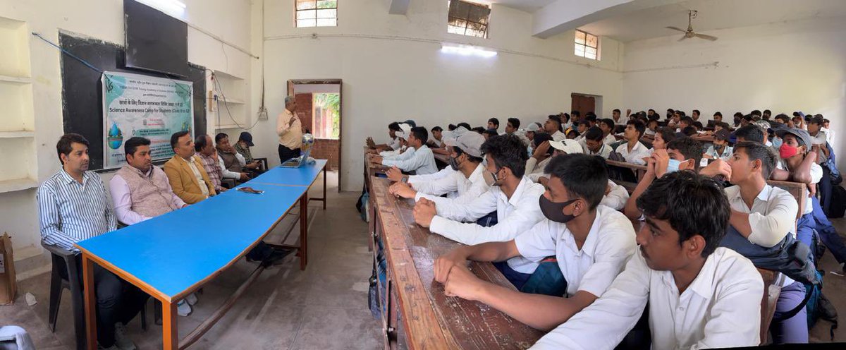 INYAS-NCR Zone organised a Science Awareness Camp for Students for Class 6 to 8 at Seth Haridas Vidyalaya, Balkeshwar, Agra and for Class 9 to 12 at DEI, REI Intermediate College, Agra, on 16th November 2024.
<a href="/INYAS_INSA/">Indian National Young Academy of Sciences (INYAS)</a>