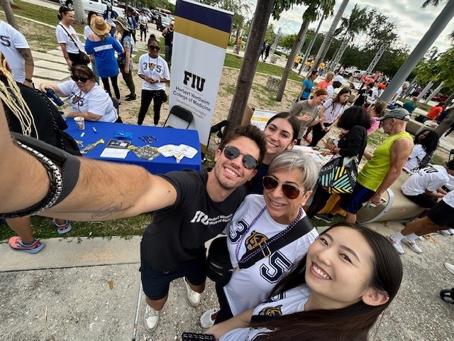 FIUMedicine's tweet image. Our students, faculty, and staff walkers raised over $3K for the Out of the Darkness community walk, organized by @afspnational! A shout-out to the FIU Med team for their commitment to supporting this important cause! 👏
#FIUMed