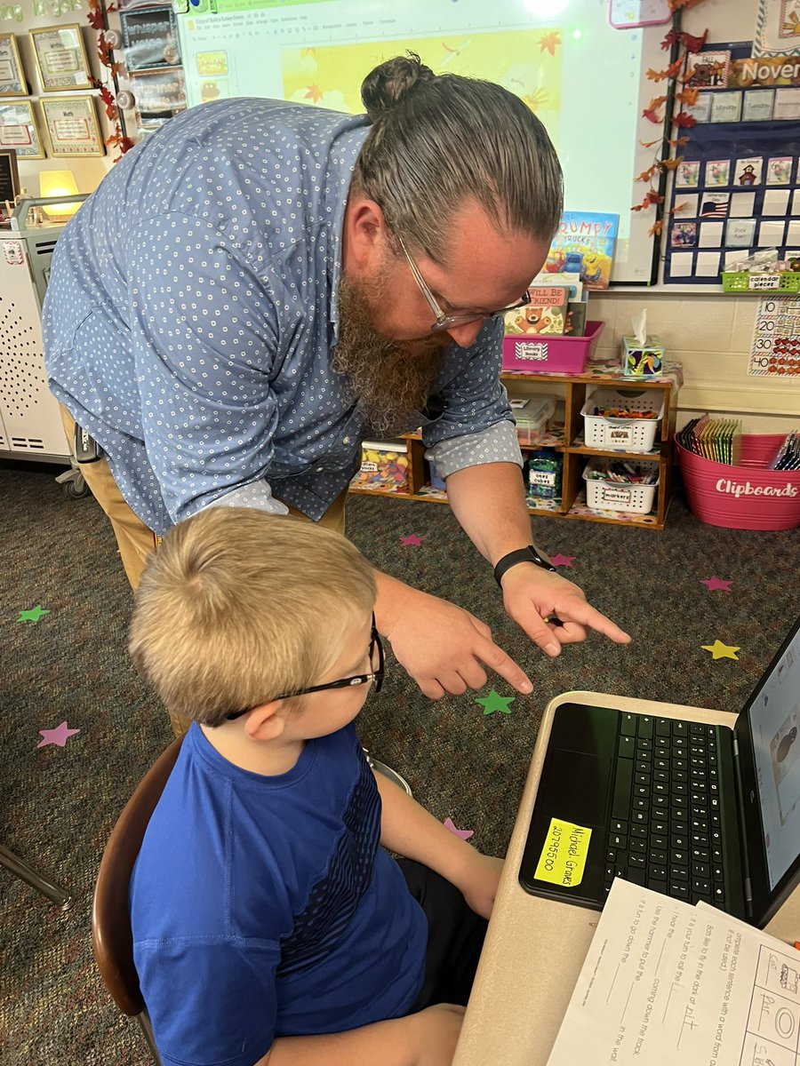 MrLawsonEdTech's tweet photo. What a wonderful time we had building digital turkeys in @MrsMartinSmiles class!  We learned new skills like copy, paste, scrolling, resizing objects, and much more! #RossRamsTech #BeRams @Ross_Local @EldaPrincipal https://t.co/lS79MUQmc5
