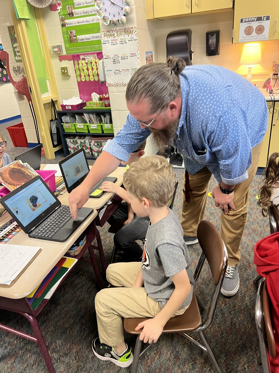 MrLawsonEdTech's tweet photo. What a wonderful time we had building digital turkeys in @MrsMartinSmiles class!  We learned new skills like copy, paste, scrolling, resizing objects, and much more! #RossRamsTech #BeRams @Ross_Local @EldaPrincipal https://t.co/lS79MUQmc5