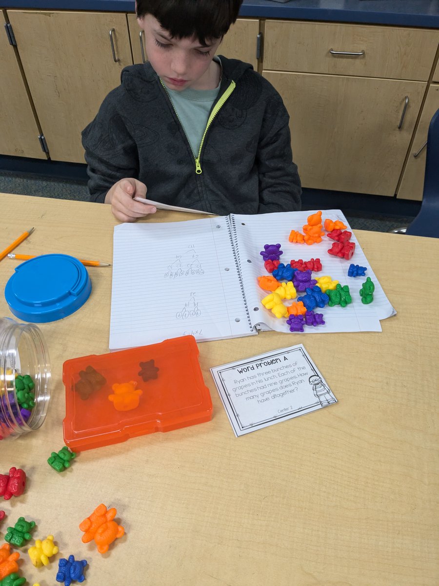 SugarloafRoar's tweet photo. Let me count the ways! How high? How wide? How much? Let's find out! Mrs. Nichols's #SugarloafRoar class does hands-on learning with math manipulatives! #seeuswin https://t.co/GjPaxZvgrs