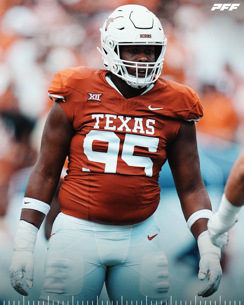 PFF_College's tweet photo. Highest Graded Week 12 Defensive Tackle:

🤘 Alfred Collins, Texas: 91.6

@TexasFootball https://t.co/NfTjz4HbIF