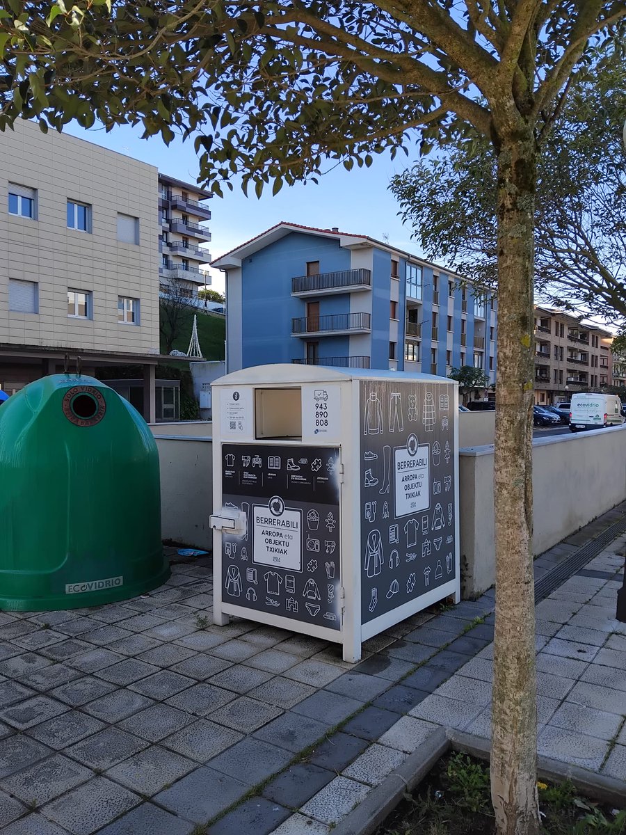 👕Erabiltzen ez dituzun jantziei bigarren bizitza bat eman iezaiezu!

📸 Parte hartu gure zozketan eta  diru bonu bat irabazi ahal izango duzu.

➡️ Informazio gehiago: urolakosta.eus/es/web/ingurum…

Anima zaitez!

#arroparenberrerabilpena #kontsumoohiturak #bigarreneskukoarropa