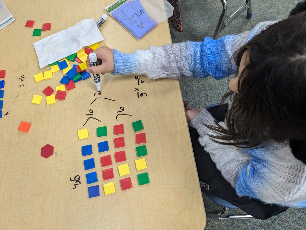 SugarloafRoar's tweet photo. Let me count the ways! How high? How wide? How much? Let's find out! Mrs. Nichols's #SugarloafRoar class does hands-on learning with math manipulatives! #seeuswin https://t.co/GjPaxZvgrs