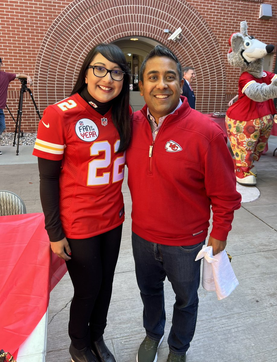 amykpatel's tweet image. Happy Birthday to Dr. @arifkamalmd, Chief Patient Officer of @AmericanCancer and fierce advocate for not only his own personal patients, but patients around the country. Thank you for ALL that you do. I hope you have the best day! 🎉 #ACS #AttackingCancer #ChiefsKingdom