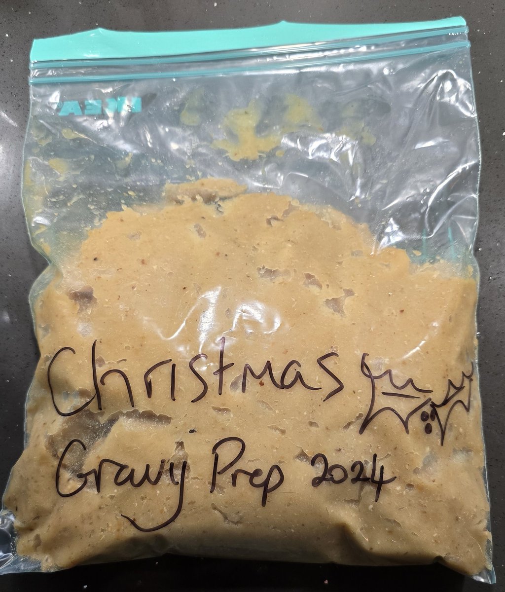 bennythomson's tweet photo. @jamieoliver can't beat your Christmas Gravy recepie! https://t.co/lCDd9NAeWy