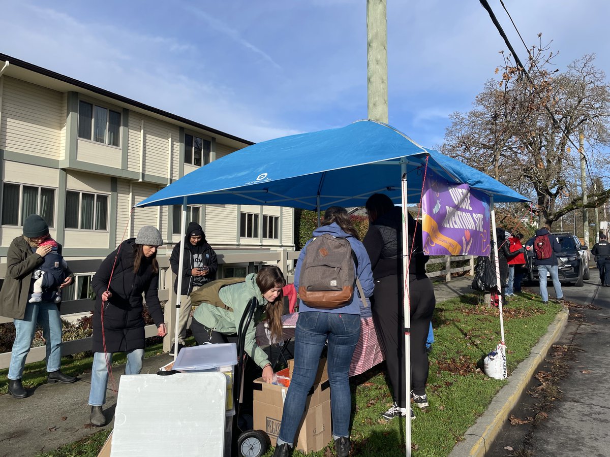 <a href="/Filtermag_org/">Filter | harm reduction journalism</a> <a href="/VanIslandHealth/">Island Health</a> <a href="/CityOfVictoria/">City of Victoria</a> <a href="/vicpdcanada/">Victoria Police</a> Now moved across the street to a smaller patch of grass, but the group is undeterred.

Lots of honks of support from vehicles driving by on Richmond Road #yyj #yyjnews