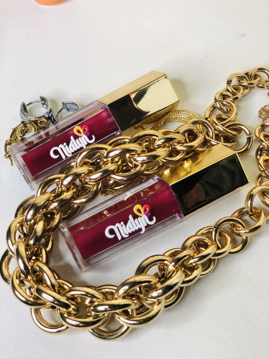 DeveauxEffectUg's tweet photo. Glossing and glowing along the way we came across the very affordable Nialyn Gloss brand because gloss and glow shouldn’t break the bank (especially in this economy)
We've got a few other exciting things to share but just not yet...
Available in 3 shades @UGX20K https://t.co/y7aD88wAUE