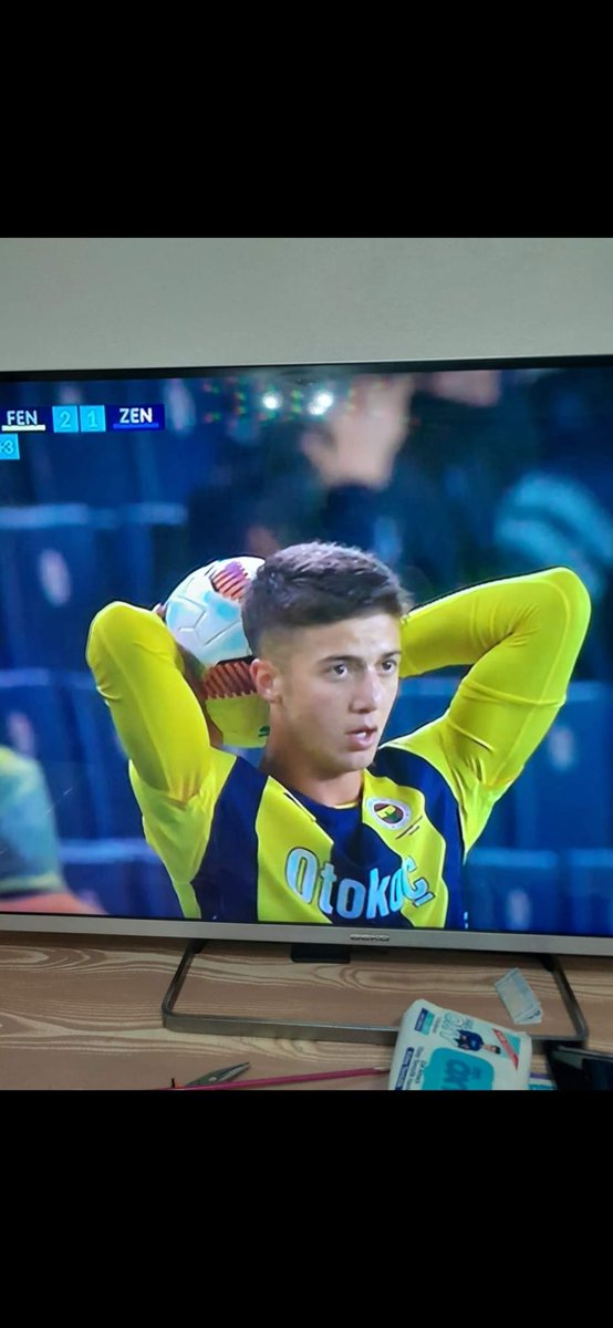 maarif1955's tweet photo. 12. sınıf öğrencimiz Yiğit Emir EKİZ Cuma günü oynanan Fenerbahçe-Zenit maçında görev aldı. Öğrencimize profesyonel futbol ve eğitim hayatında başarılar dileriz.💛💚⚽⚽⚽ https://t.co/3G08rTmoeS