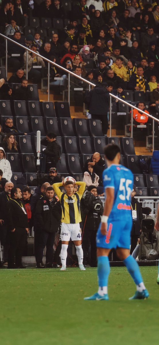 maarif1955's tweet photo. 12. sınıf öğrencimiz Yiğit Emir EKİZ Cuma günü oynanan Fenerbahçe-Zenit maçında görev aldı. Öğrencimize profesyonel futbol ve eğitim hayatında başarılar dileriz.💛💚⚽⚽⚽ https://t.co/3G08rTmoeS