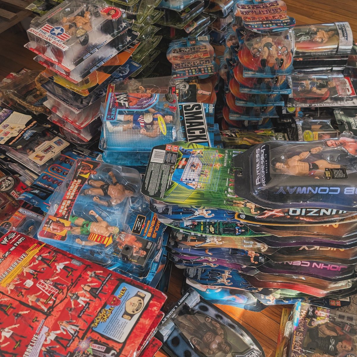 jandjfigures's tweet photo. we died and went to WWF Jakks heaven
CAN'T WAIT to share this with you guys!!
STAY TUNED 👀
https://t.co/3jL4VnBN6R
#jandjfigures #newarrivals #comingsoon #wwe #wwfwrestling #wwfjakks #wwfjakkspacific #wwetoys #vintagetoys #figlife #toylife #noonedoeswhatwedo https://t.co/uburW2nvZG