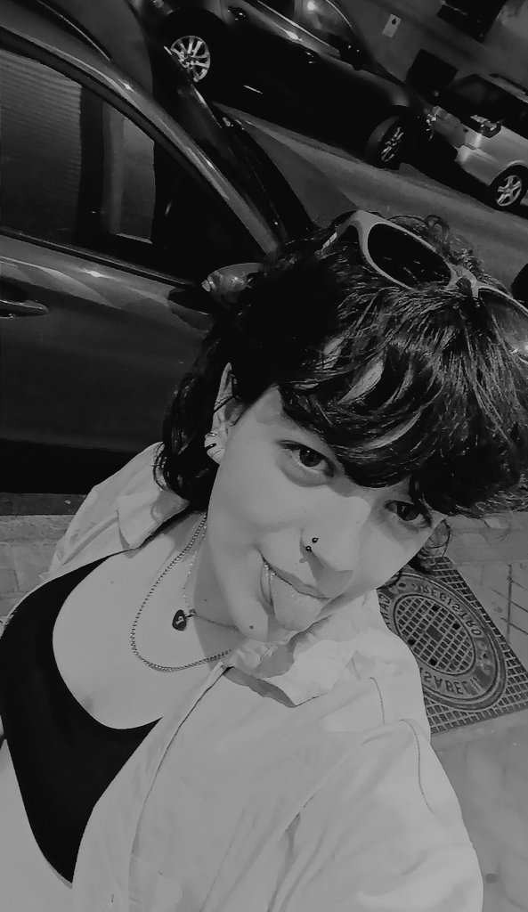 legendpaula's tweet photo. tengo la intuición                 que me lleva
que hay un camino              junto a ti <3 https://t.co/3CTRETEUWE