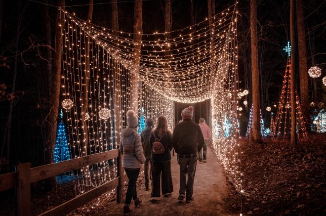 visitvbr's tweet image. Our region offers up unique, fun, and family-friendly traditions at holiday time, and this season is no different 🥳 Check out our must-read blog post to plan your holiday adventures in Virginia's Blue Ridge:
visitroanokeva.com/things-to-do/e…