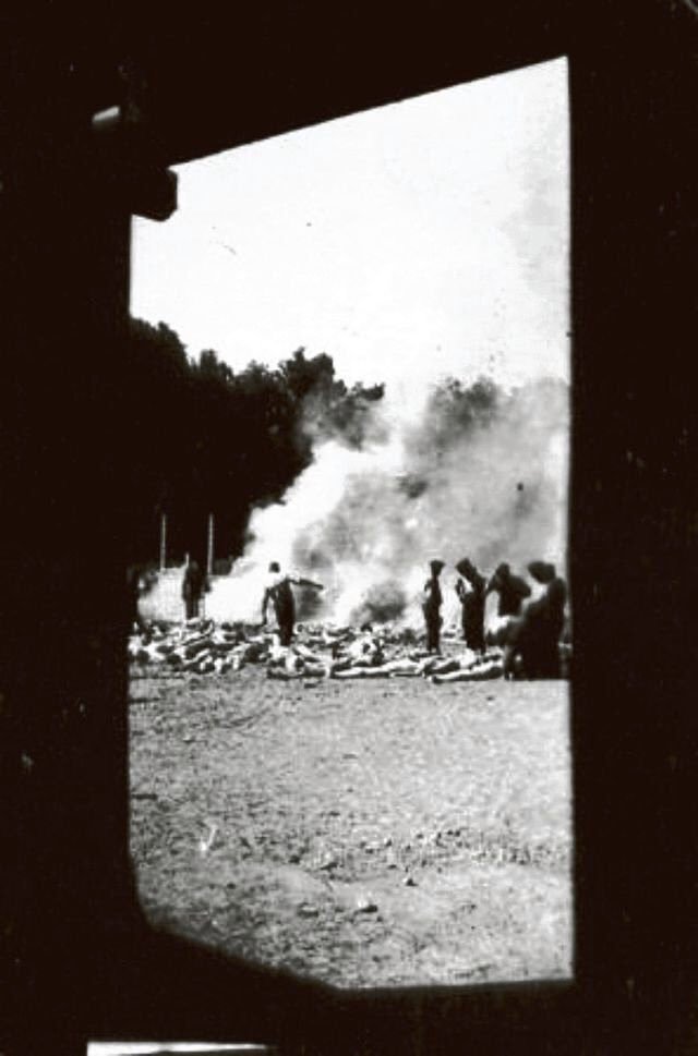 One of the darkest chapters of the history of Auschwitz is the story of the Sonderkommando - prisoners, mainly Jews, forced to work in gas chambers and crematoria.

Podcast:

Spotify: open.spotify.com/episode/2K5Cks…

ApplePodcast: podcasts.apple.com/pl/podcast/on-…

Youtube: youtu.be/NIaRnw3hZX4