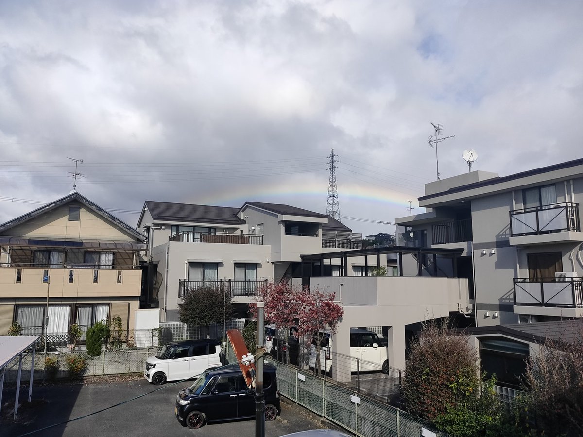 ponya_aaaa's tweet photo. １日に２回虹を見た。
おまけに月光冠も見た。 https://t.co/unJP6JprkZ