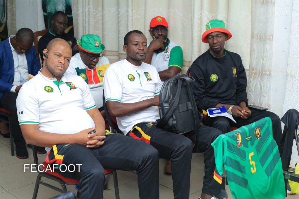 LIndomptables's tweet image. Quelques photos de la réunion technique du match qui s’est déroulée au siège de la #FECAFOOT. 

#CAMEROUN 🇨🇲 🆚  🇿🇼#ZIMBABWÉ

📅 19/11/2024
⏰ 14H00
🏟️ Stade omnisports Ahmadou Ahidjo
📍 Yaoundé 
📺 @CRTV_web 

#CANTOTALENERGIES2025Q | #CMRZIM | #GOLIONS |