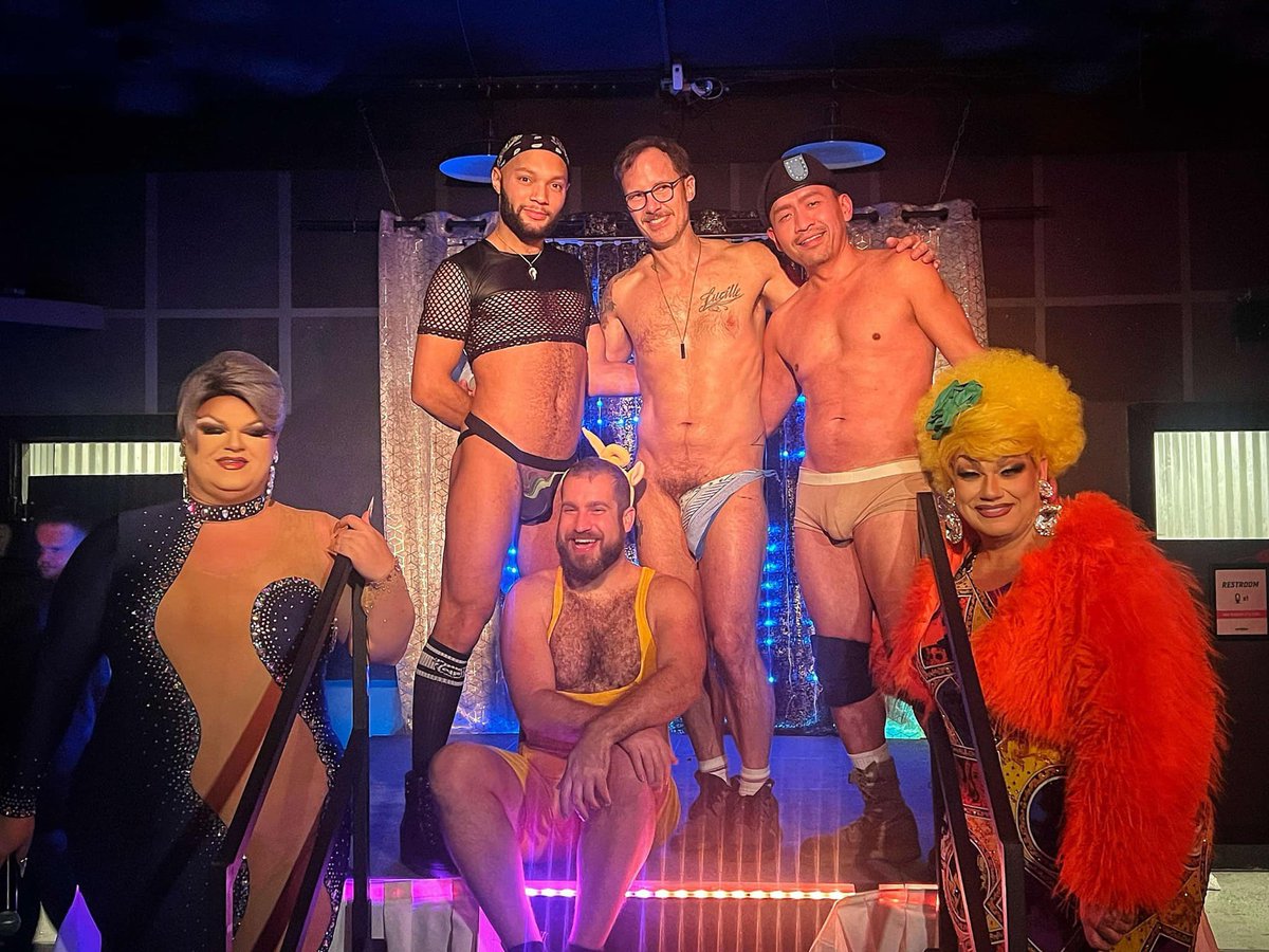 I had a jolly fun weekend with <a href="/MiloGreenx/">𝕄𝕚𝕝𝕠 𝔾𝕣𝕖𝕖𝕟 🦦 aka OtterPop</a> and <a href="/zanderchang01/">Zander Chang</a> at Crossings in Lexington