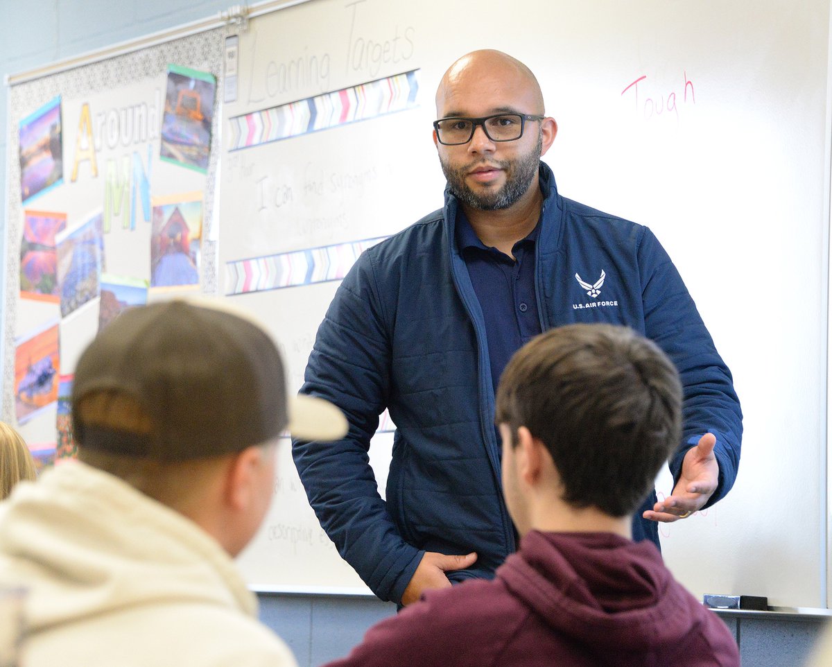 BHSBison's tweet photo. Opportunity Knowledge! 🦬 🔜 🌎

Today, we hosted Career Exploration Day with 75+ speakers from diverse fields. After identifying career interests, our students got to learn about careers in trades, medicine, military, business, and more from many of our local experts! 

🧵 (1/2) https://t.co/ybYZEXXMP8