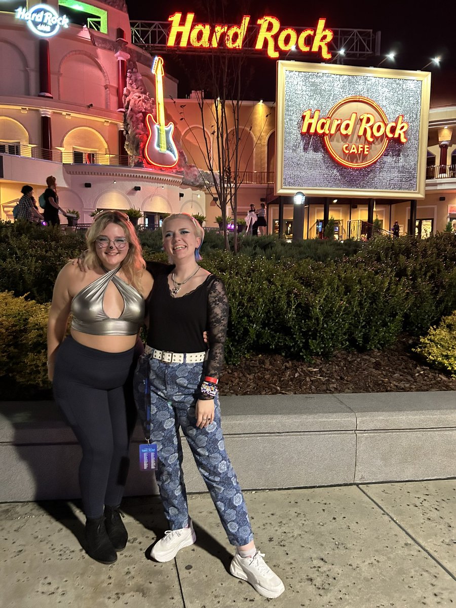 rubyparx's tweet photo. we have known eachother since middle school. this bitch was at my dan and phil themed 12th and 13th bday. oh how you bring people together @danielhowell and @AmazingPhil https://t.co/ryOUSrHB3G