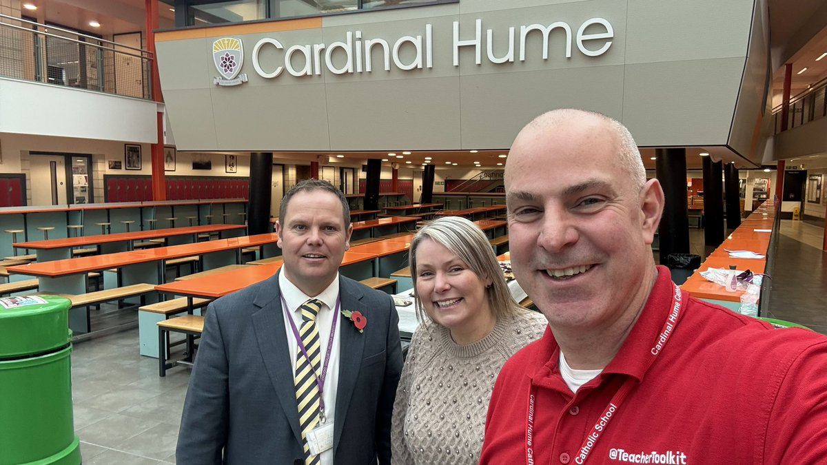 TeacherToolkit's tweet photo. Hello 👋 from the North East!

A rare teacher training gig near #Tyneside; firing on all cylinders today💥 

Embracing work with the brilliant teaching staff at Cardinal Hume Catholic School

Tiny fact: I used to go to school in Newcastle! 

🔗 https://t.co/RPIyyQWtNq #TTkitCPD https://t.co/CHoXIK33Ih