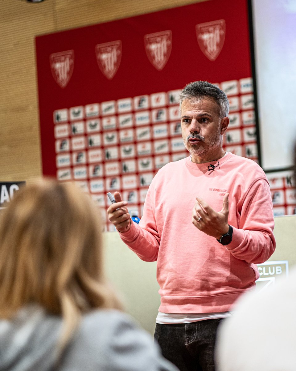 AC_FCenter's tweet photo. 📊 En San Mamés con Lander Hernández y Unai Rodríguez:

Hablando de indicadores y KPIs en el análisis del entrenamiento.

🗣️ “𝘓𝘰 𝘲𝘶𝘦 𝘴𝘦 𝘮𝘪𝘥𝘦, 𝘮𝘦𝘫𝘰𝘳𝘢” https://t.co/UDy1PWAUjh