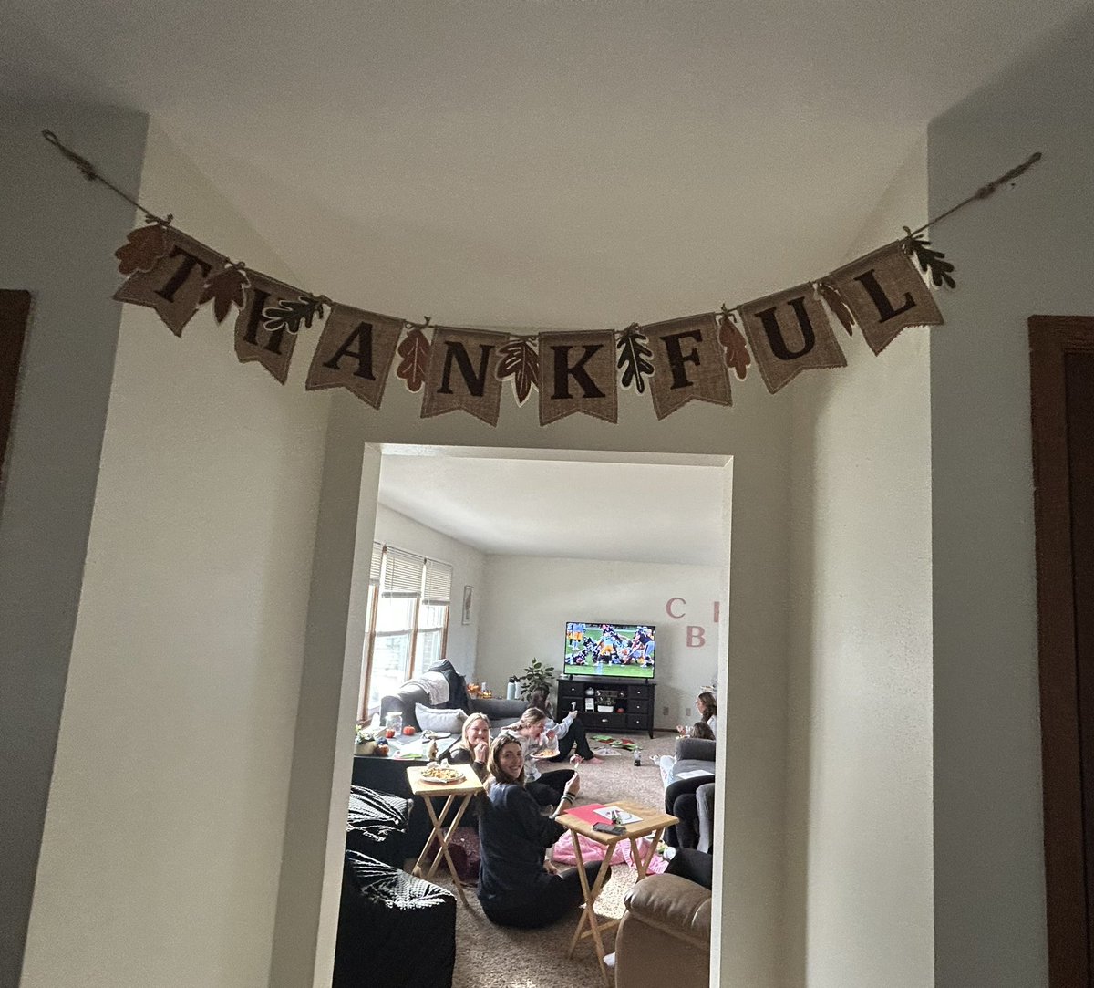 UWOSoftball1's tweet photo. Sunday fun day consisted of having our annual Friendsgiving  during a Packers vs. Bears game, and taking time to make holiday cards for the @cardsforhospitalizedkids organization! 🖤💛🥎 https://t.co/hdKC3azffL