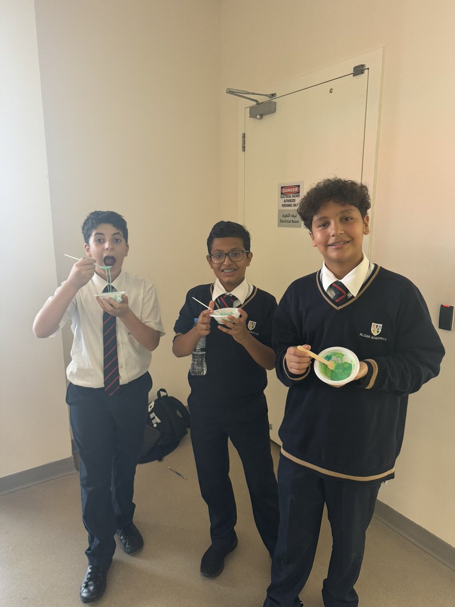 imeesci's tweet photo. On Friday the 8th November we hosted our first ever STEM Day for high school and middle school students- a range of activities covering science, tech, engineering and maths were carried out, including making slime, elephants toothpaste, rubix cube races and Rube Goldberg machines https://t.co/FBl1J7YAiN