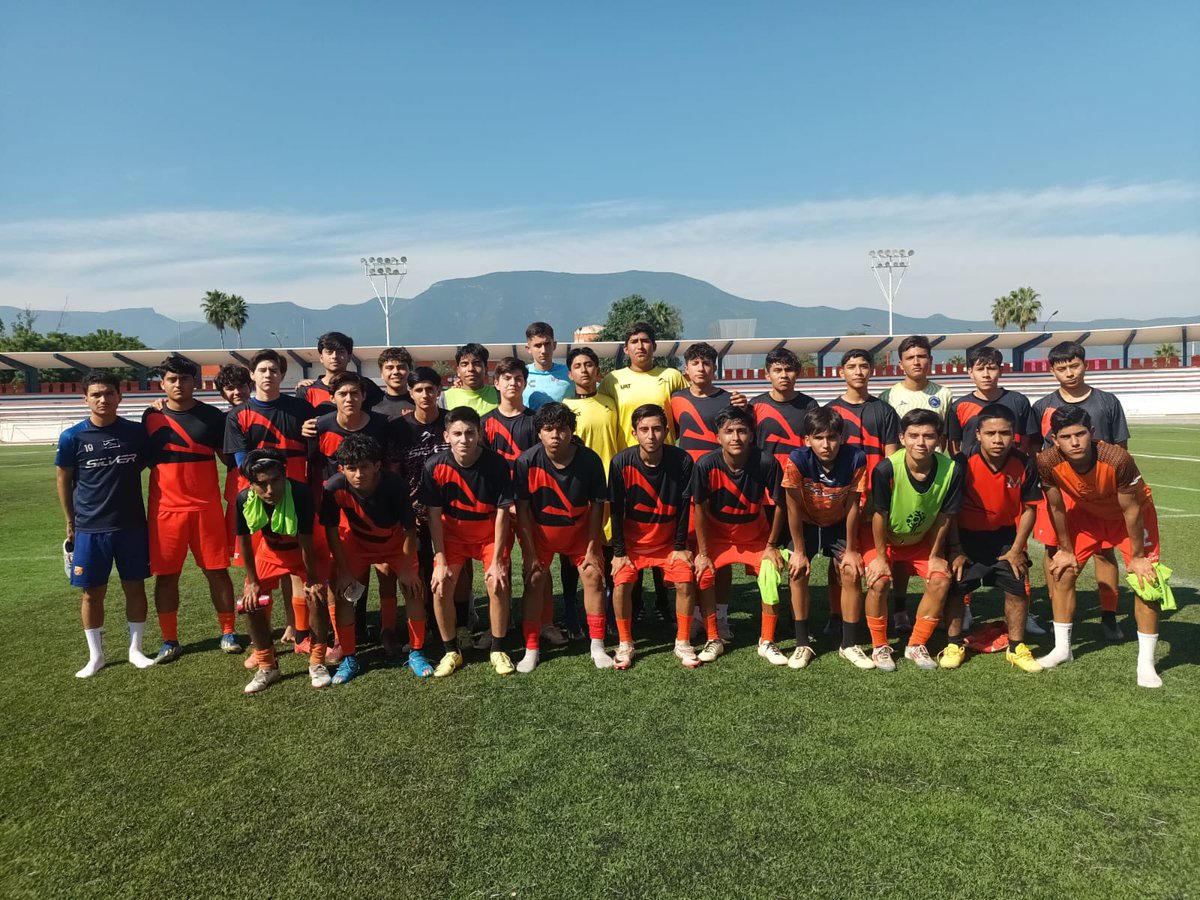 🔷🔶#CorreSub17  

Iniciamos la semana con partido de preparación 🧡

Este lunes enfrentamos a nuestros compañeros de Corre TDP, con el objetivo de mantener el ritmo competitivo de ambas escuadras⚽️💪🏼

<a href="/CorrecaminosFB/">Corre Fuerzas Básicas</a> 

#NuestraVictoria 🧡 #CorreXTusVenas