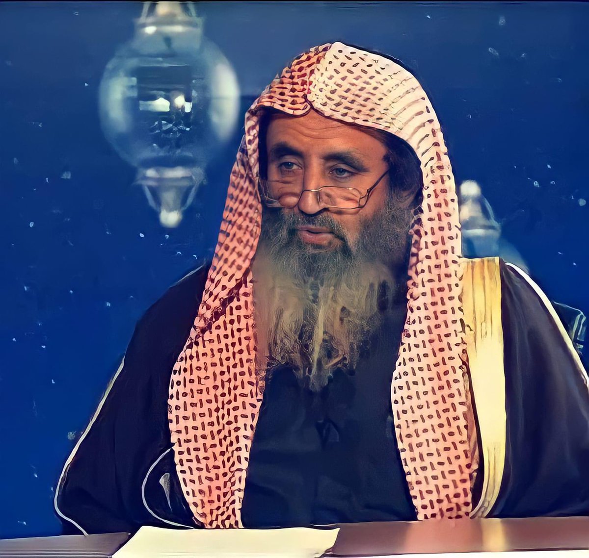 رحم الله صاحب الحصن الذي دخل كل بيت، لا تنسوه من صالح دعائكم.