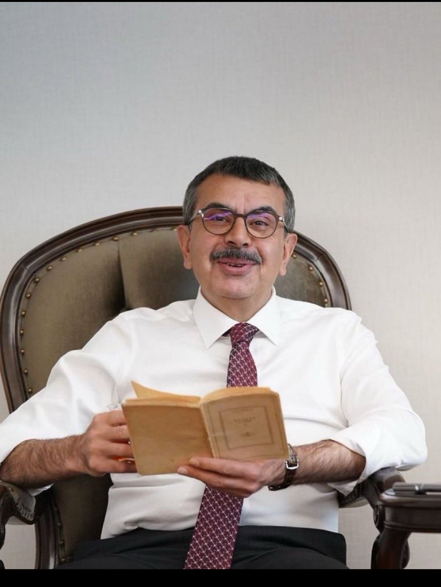 kocakysr's tweet photo. Ben demokrasi aşığı, vatan ve millet sevdalısı bir Türk evladıyım. 
O yüzden Türk vatandaşlarının, Türk insanlarının temel hak ve hürriyetlerini ölümüne savunacağım”.  @Yusuf__Tekin #YusufTekinYalnızDeğildir https://t.co/T37bW6uAWY