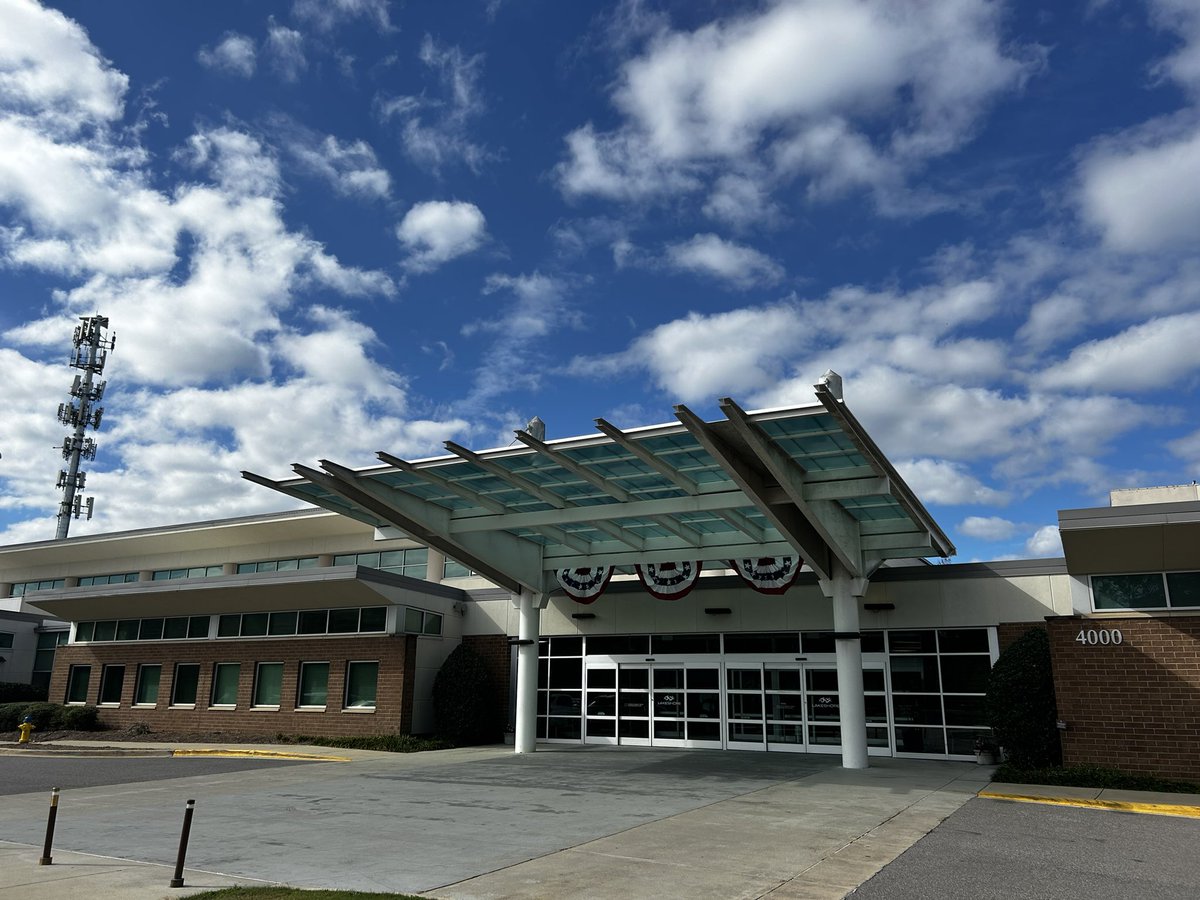 FlanaganPerform's tweet image. Just rolled into the @LakeshoreFound campus