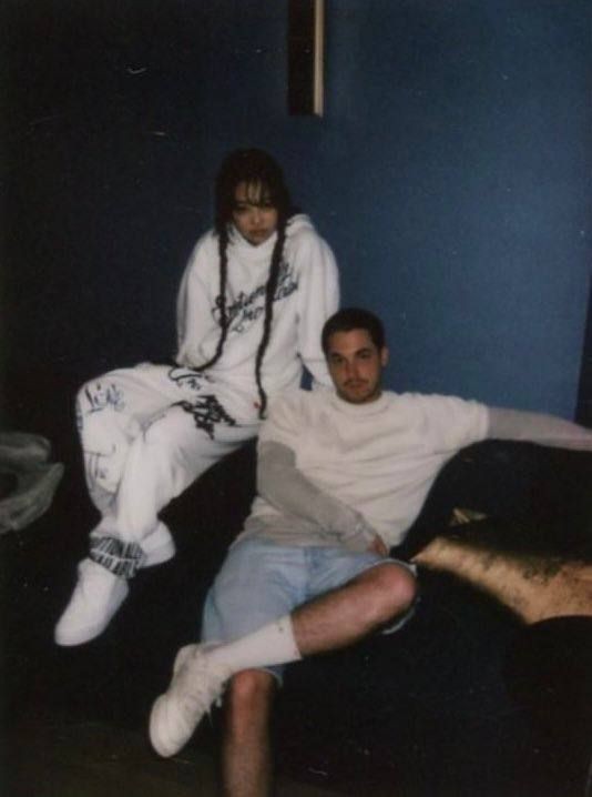 jenniekimbrasil's tweet image. 📝| Billboard nomeia a performance de #JENNIE com Matt Champion como a maior surpresa e evento ocorrido no Festival Camp Flog Gnaw Carnival. 

🔗: billboard.com/music/pop/blac…

#제니 @jennierubyjane @oddatelier @Jennie_HQ #SlowMotion