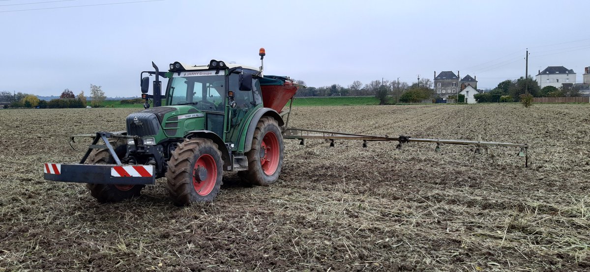 DzL49's tweet image. Levée de l'orge derrière un couvert de sorgho. Plutôt satisfait du résultat 🙂#agriculture #bio #ABC