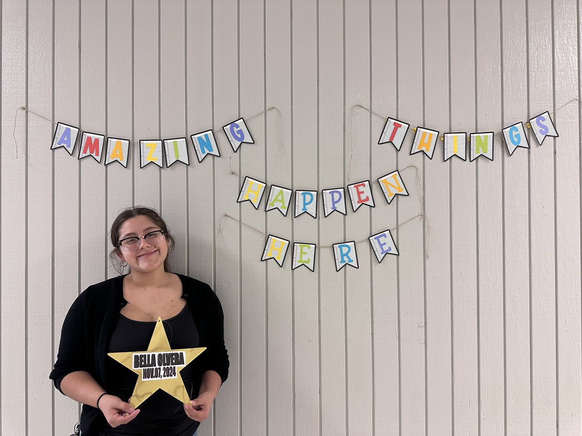 STARSHS2's tweet photo. CONGRATULATIONS Isabella Olvera, STARS #5thgraduate this semester! Isabella’s joyful hardworking spirit is going to take her far! Keep reaching for the STARS!
#WeAreSTARS
#whatyoudomatters
#graduationday https://t.co/iiI6m4h80a