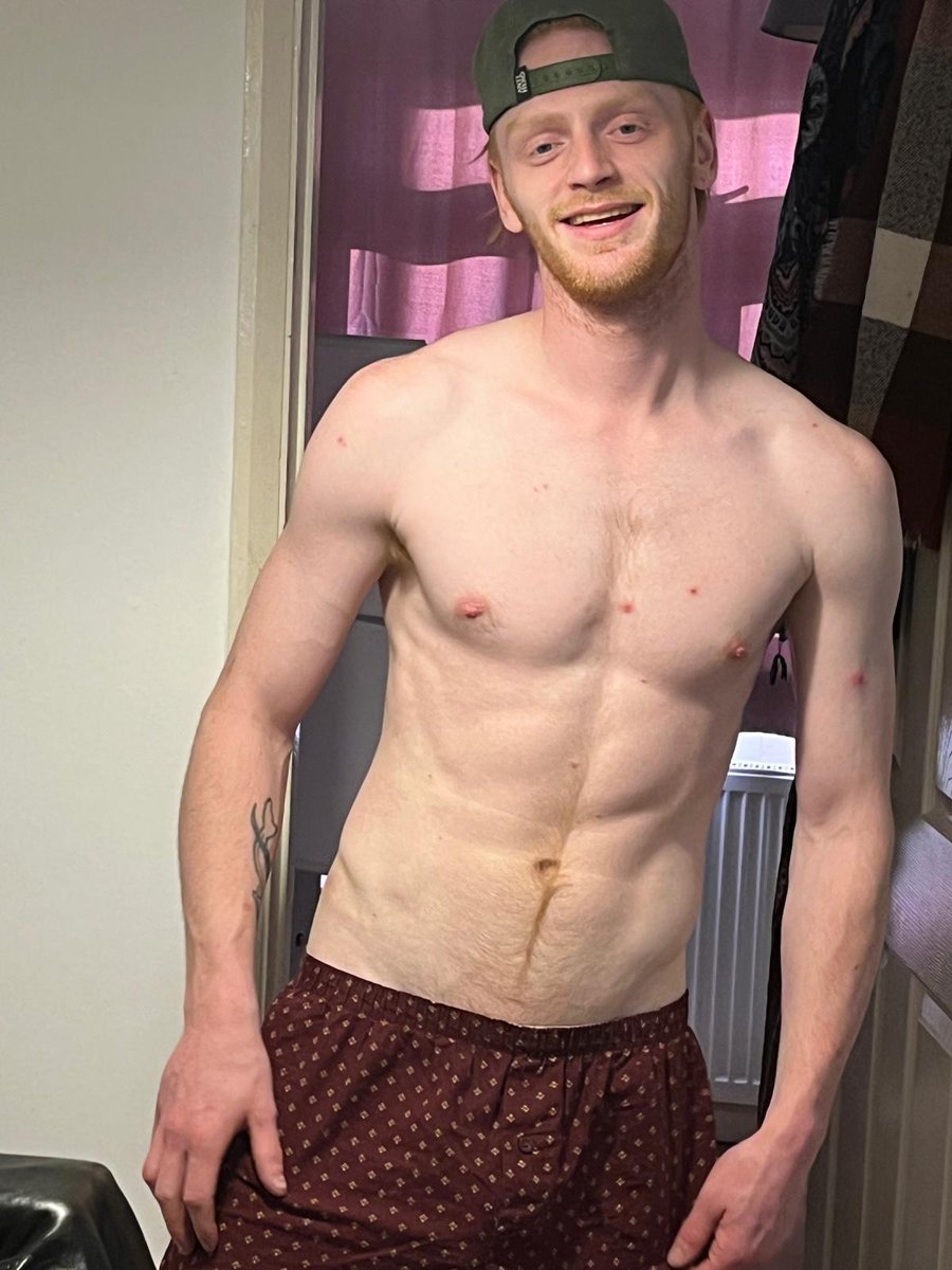 Who's treating me then 🤔 
#treatme #contentcreator #ginger #hot