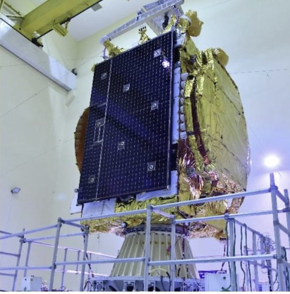 StarSun2's tweet photo. @SpaceX @NSIL_India So beautiful view of 
the satellite drifting off !
This is the first time @SpaceX 
launches payload for India
as only Falcon 9 
can lift the 4 700 kg  satellite !
Congratulations @narendramodi !🌸
Your precious satellite 
safely placed in a beautiful 
geostationary orbit !🌟 https://t.co/U6XdSC4735