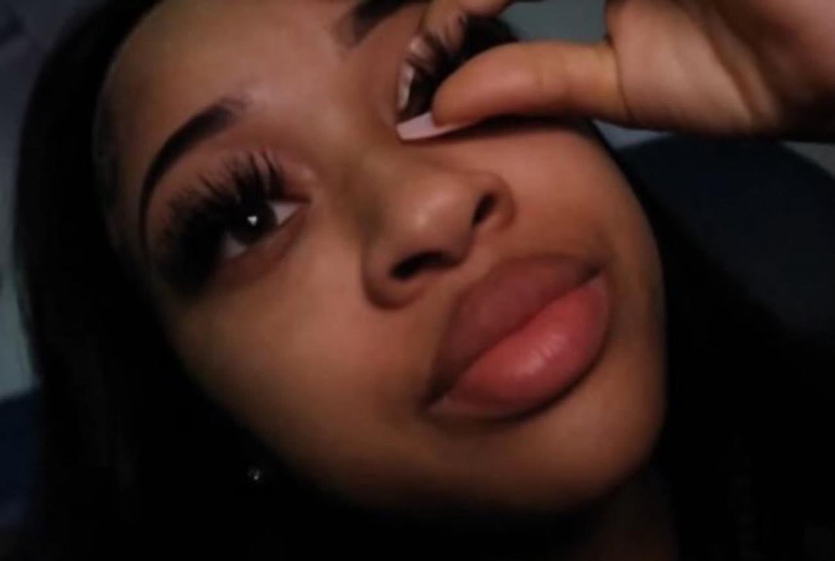 me as soon as i wake up making sure my lashes aint bent: