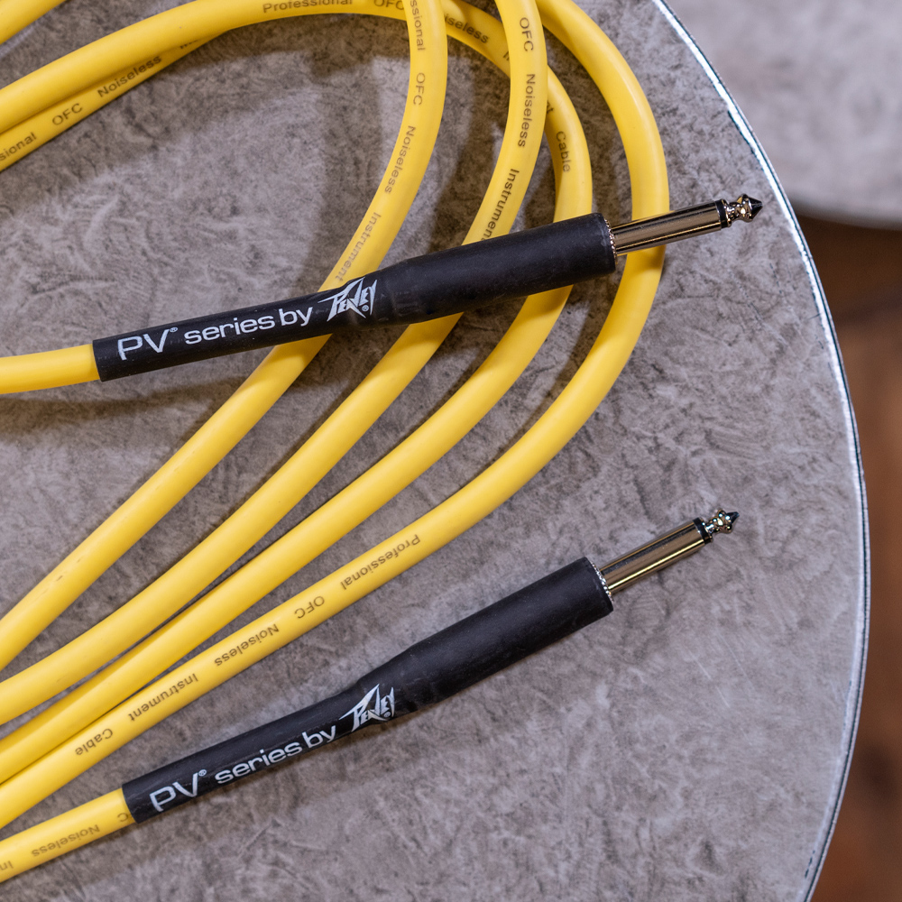 🧡 ❤️ 💛 That time of year when the guitar cables start changing colors! 🍂

Shop instrument cables: peavey.com/product-catego…