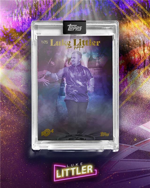 Topps_UK's tweet image. 🎯 Each premium #lukelittler set will contain four encased cards inside a premium presentation case.

Beyond a guaranteed on-card autograph, each premium box could also include numbered parallel cards, relic cards featuring pieces of Littler’s actual shirt, or, a for the first…