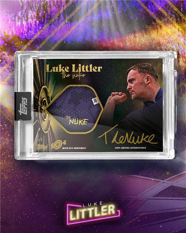 Topps_UK's tweet image. 🎯 Each premium #lukelittler set will contain four encased cards inside a premium presentation case.

Beyond a guaranteed on-card autograph, each premium box could also include numbered parallel cards, relic cards featuring pieces of Littler’s actual shirt, or, a for the first…