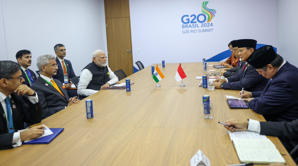 Senang sekali bertemu dengan Presiden Prabowo Subianto selama KTT G20 di Brasil. Tahun ini sangat istimewa karena kita merayakan 75 tahun hubungan diplomatik India-Indonesia. Pembicaraan kami berfokus pada peningkatan hubungan di bidang perdagangan, keamanan, kesehatan, farmasi,